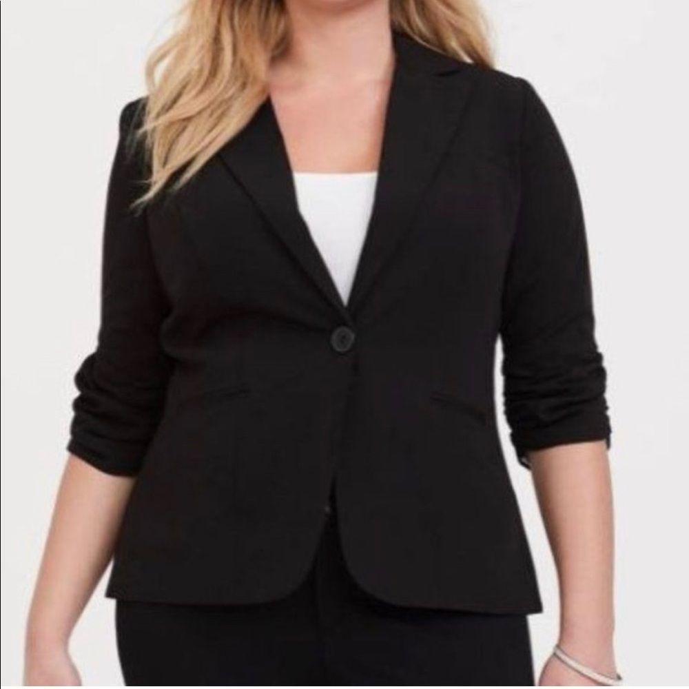 Torrid black one button 3/4 rouched sleeve blazer 3 22/24 3x